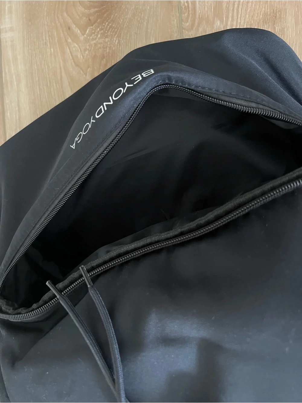 BEYOND YOGA Black Convirtable  Backpack Tote NWT